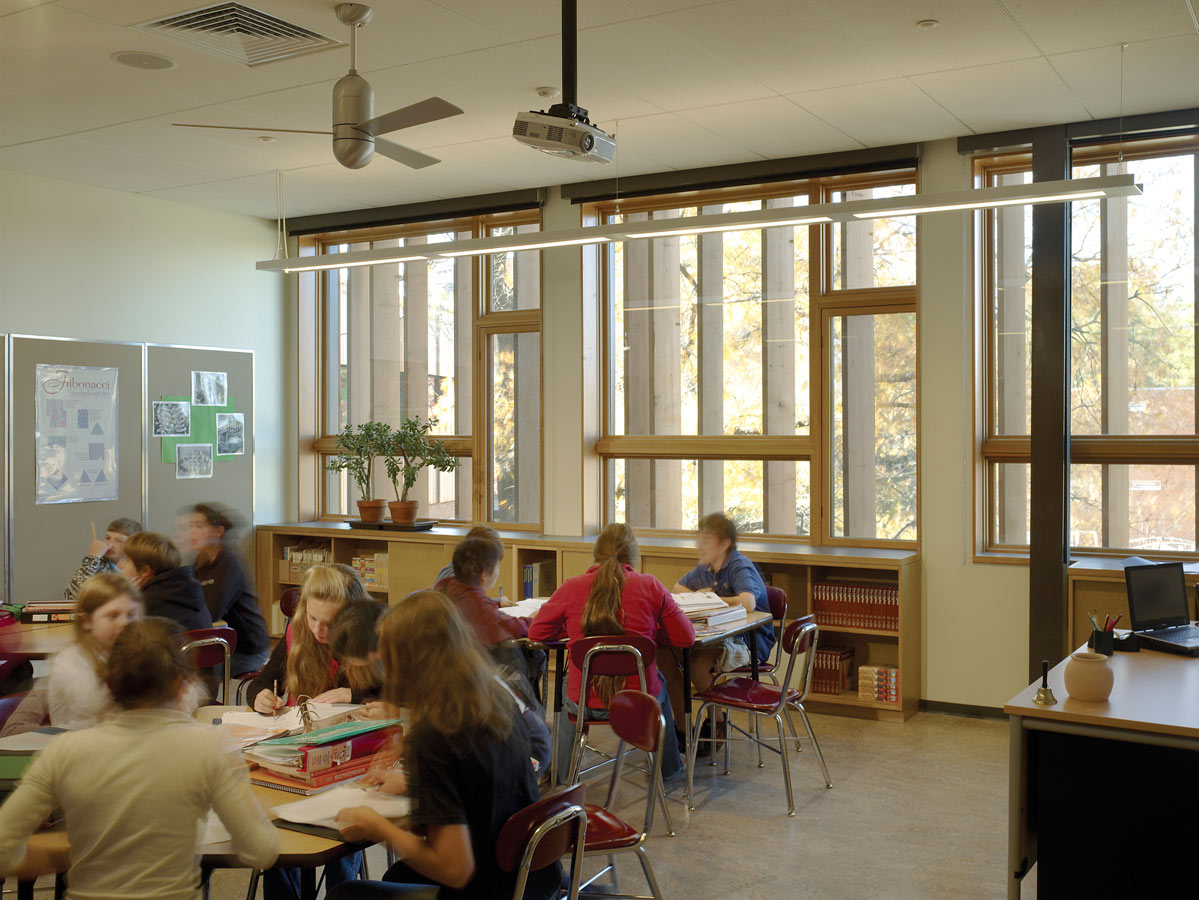 <p>Classrooms are designed to use natural lighting as the primary illumination source. Teachers and students can take advantage of high performance operable windows to control their environment. <br><small>&copy; Halkin Photography LLC</small></p>