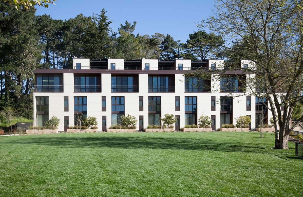 <p>This multi-family residence is the only newly constructed residential building in the Presidio National Park. Designed to conserve resources and minimize impact on the site, the project  is confined within a compact footprint of 6,720 square feet. <br><small>&copy; Richard Barnes/OTTO</small></p>