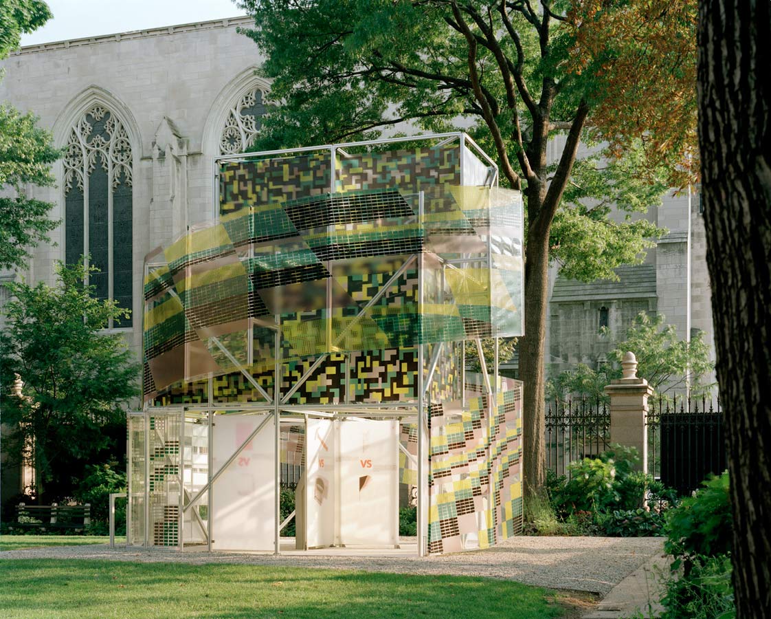 <p>SmartWrap&trade; on display at the Cooper-Hewitt National Design Museum in New York City in 2003. <br><small>&copy; Halkin Photography LLC</small></p>