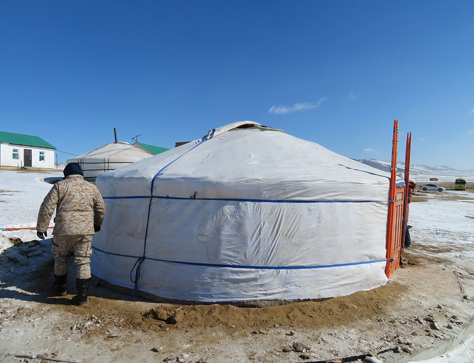To gain a better understanding of existing gers' structure and insulation, our design team constructed a traditional ger during a one-week workshop in the spring of 2018.