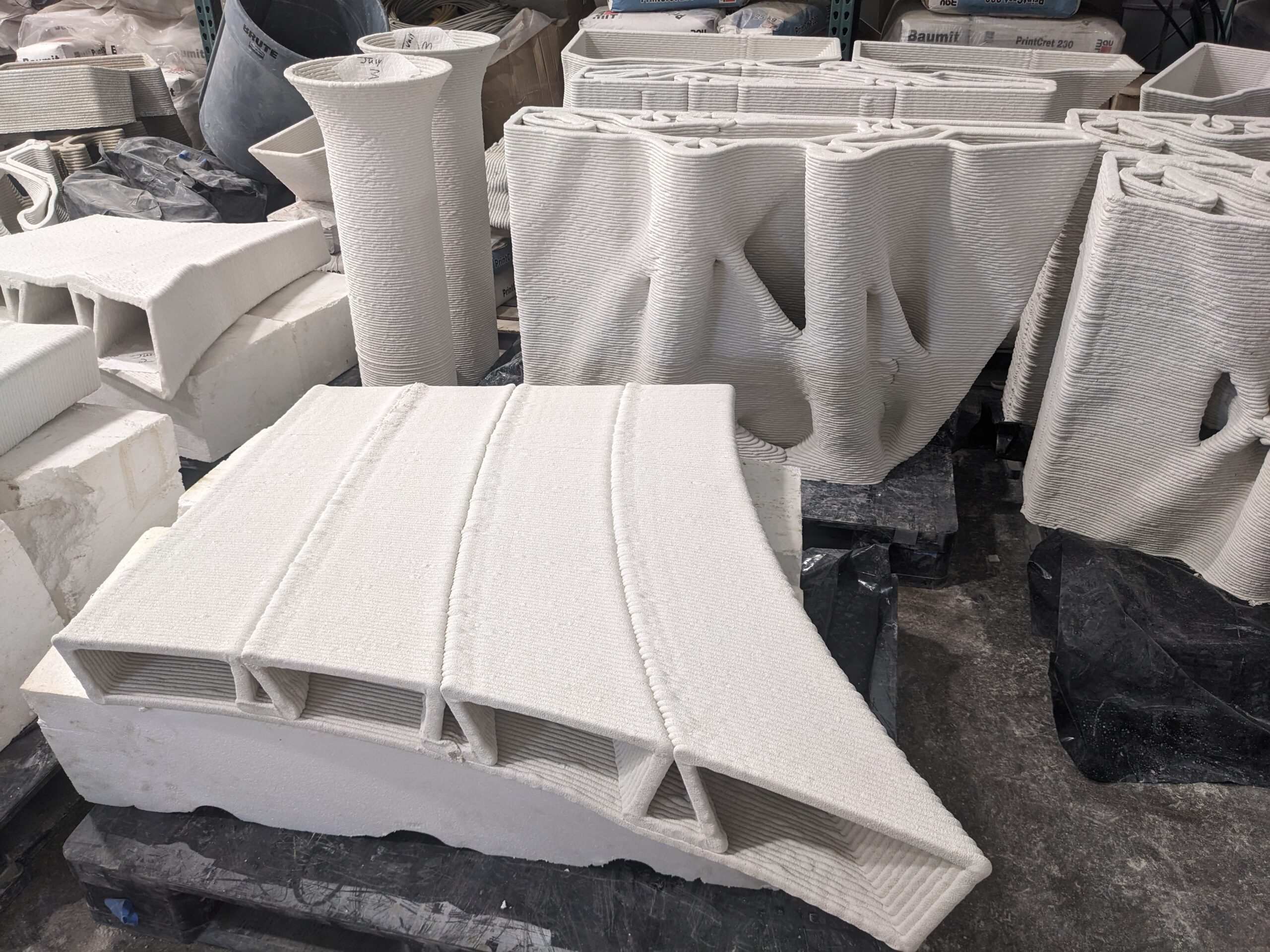 3D Printed Carbon-Absorbing High Performance Building Structure